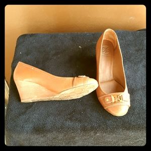 Tori Burch closed toe wedge